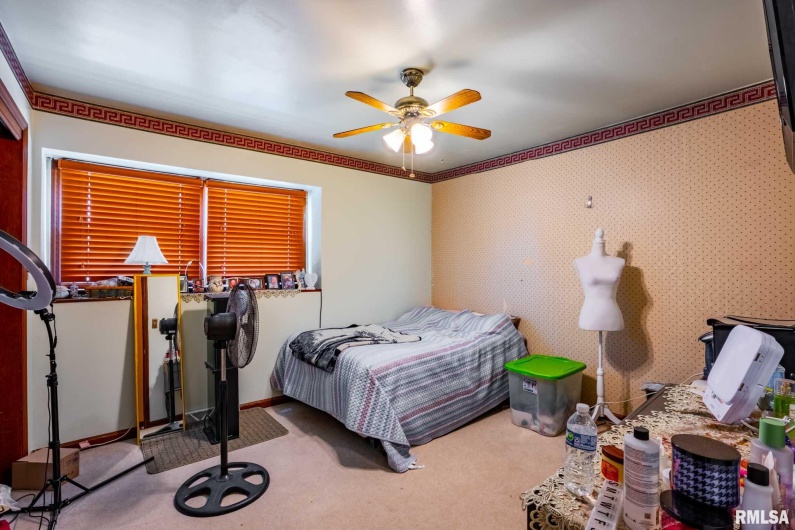 902 FAIRLANE Drive, Marion, Illinois 62959, 3 Bedrooms Bedrooms, 0 ,2 BathroomsBathrooms,Residential,For Sale,FAIRLANE,0,RMAQC4269228