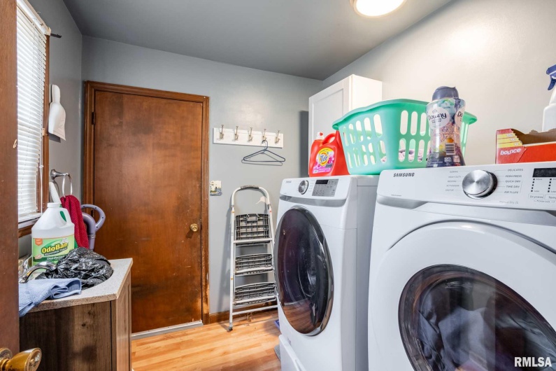 902 FAIRLANE Drive, Marion, Illinois 62959, 3 Bedrooms Bedrooms, 0 ,2 BathroomsBathrooms,Residential,For Sale,FAIRLANE,0,RMAQC4269228