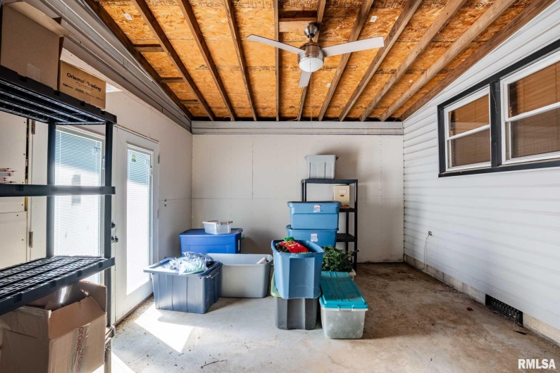 902 FAIRLANE Drive, Marion, Illinois 62959, 3 Bedrooms Bedrooms, 0 ,2 BathroomsBathrooms,Residential,For Sale,FAIRLANE,0,RMAQC4269228