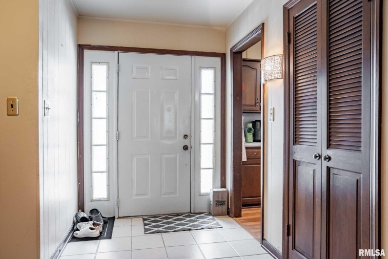 902 FAIRLANE Drive, Marion, Illinois 62959, 3 Bedrooms Bedrooms, 0 ,2 BathroomsBathrooms,Residential,For Sale,FAIRLANE,0,RMAQC4269228