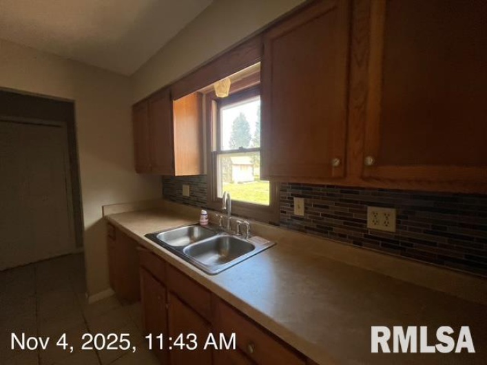 101 LAWRENCE Street, DeSoto, Illinois 62924, 4 Bedrooms Bedrooms, 0 ,2 BathroomsBathrooms,Residential,For Sale,LAWRENCE,0,RMAEB460421