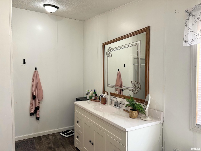 65 Payne Drive, Goreville, Illinois 62939, 4 Bedrooms Bedrooms, 0 ,3 BathroomsBathrooms,Residential,For Sale,Payne,0,RMAEB459963