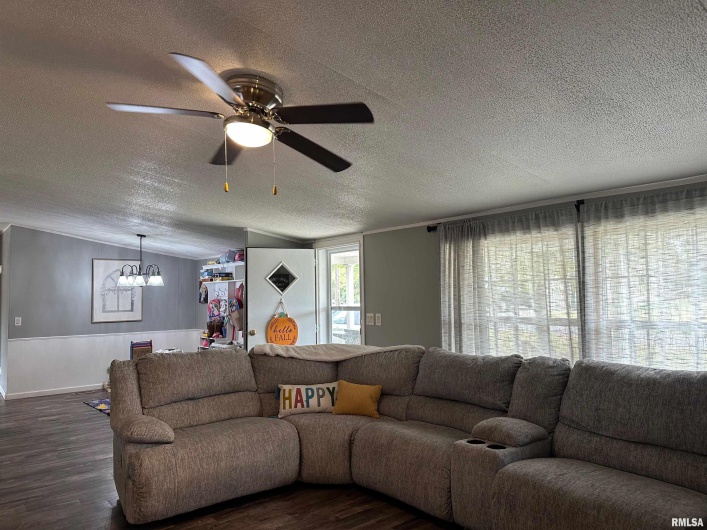 65 Payne Drive, Goreville, Illinois 62939, 4 Bedrooms Bedrooms, 0 ,3 BathroomsBathrooms,Residential,For Sale,Payne,0,RMAEB459963