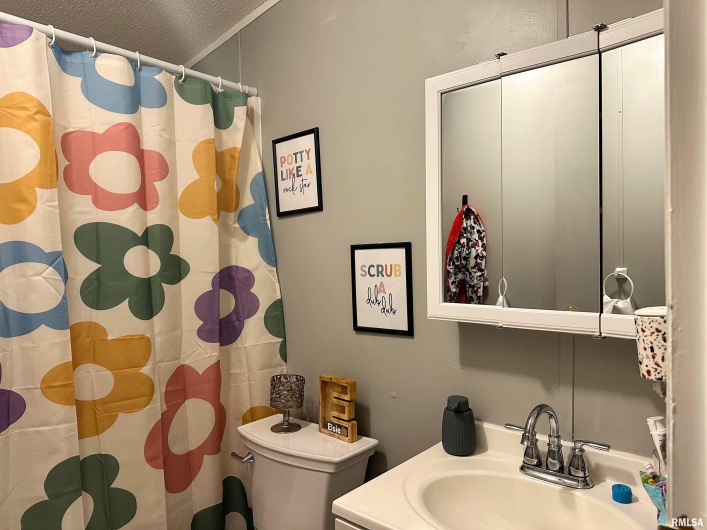 65 Payne Drive, Goreville, Illinois 62939, 4 Bedrooms Bedrooms, 0 ,3 BathroomsBathrooms,Residential,For Sale,Payne,0,RMAEB459963