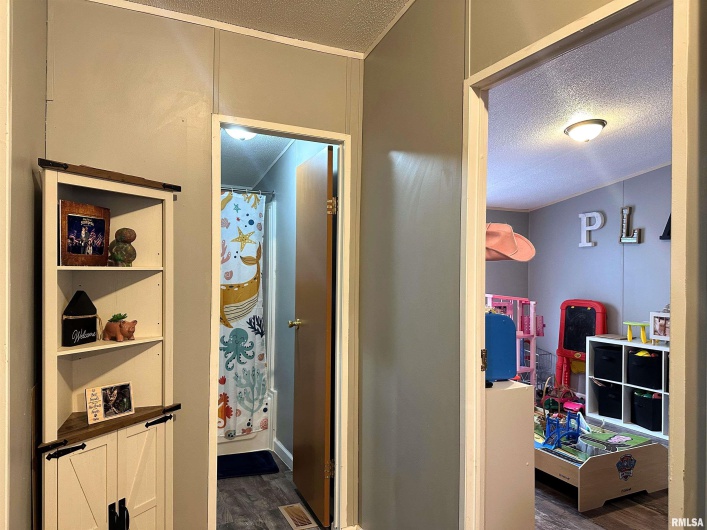 65 Payne Drive, Goreville, Illinois 62939, 4 Bedrooms Bedrooms, 0 ,3 BathroomsBathrooms,Residential,For Sale,Payne,0,RMAEB459963