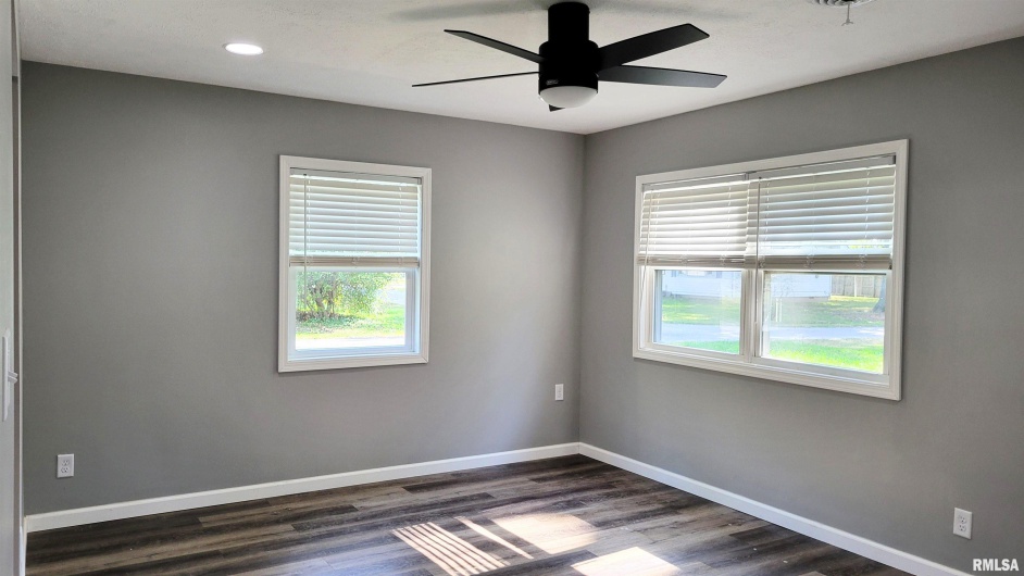 1005 MOORE Street, Carterville, Illinois 62918, 3 Bedrooms Bedrooms, 0 ,1 BathroomBathrooms,Residential,For Sale,MOORE,0,RMAEB460426