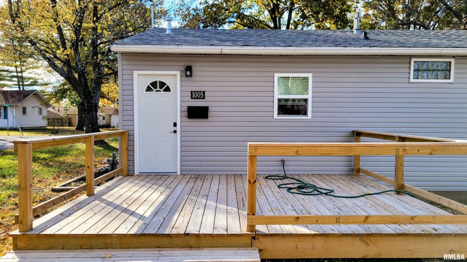 1005 MOORE Street, Carterville, Illinois 62918, 3 Bedrooms Bedrooms, 0 ,1 BathroomBathrooms,Residential,For Sale,MOORE,0,RMAEB460426