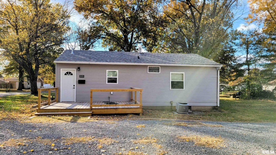 1005 MOORE Street, Carterville, Illinois 62918, 3 Bedrooms Bedrooms, 0 ,1 BathroomBathrooms,Residential,For Sale,MOORE,0,RMAEB460426