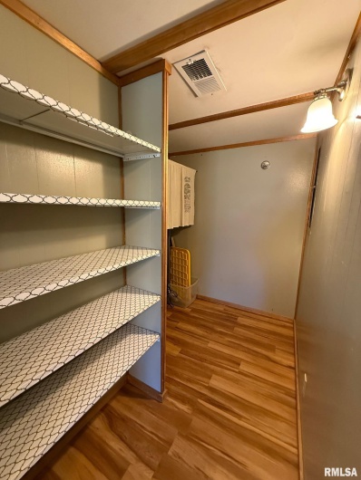 606 KENNEDY Drive, DeSoto, Illinois 62966, 3 Bedrooms Bedrooms, 0 ,1 BathroomBathrooms,Residential,For Sale,KENNEDY,0,RMAQC4269238