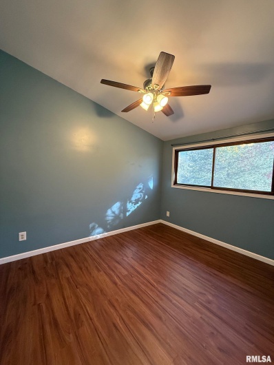 606 KENNEDY Drive, DeSoto, Illinois 62966, 3 Bedrooms Bedrooms, 0 ,1 BathroomBathrooms,Residential,For Sale,KENNEDY,0,RMAQC4269238