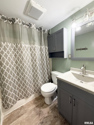 606 KENNEDY Drive, DeSoto, Illinois 62966, 3 Bedrooms Bedrooms, 0 ,1 BathroomBathrooms,Residential,For Sale,KENNEDY,0,RMAQC4269238