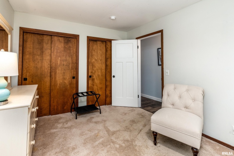 27 PINEWOOD Drive, Carbondale, Illinois 62901, 5 Bedrooms Bedrooms, 0 ,3 BathroomsBathrooms,Residential,For Sale,PINEWOOD,0,RMAEB459833