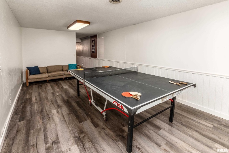 27 PINEWOOD Drive, Carbondale, Illinois 62901, 5 Bedrooms Bedrooms, 0 ,3 BathroomsBathrooms,Residential,For Sale,PINEWOOD,0,RMAEB459833