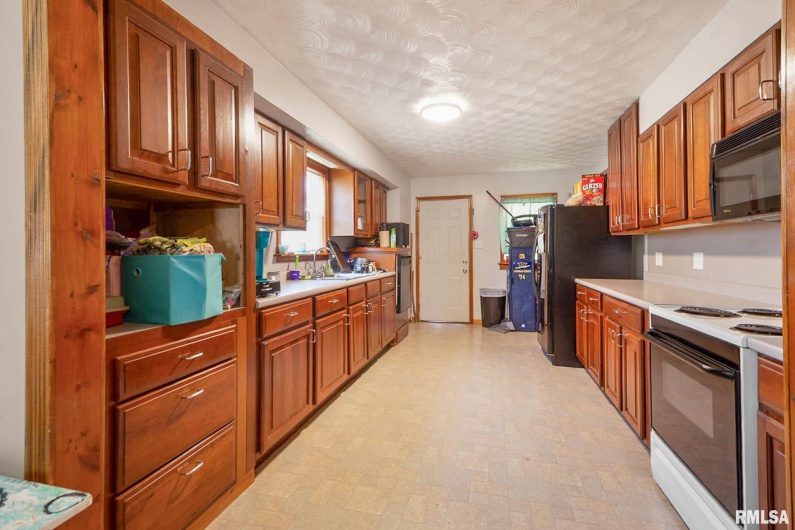 1109 Reeves Street, Marion, Illinois 62959, 2 Bedrooms Bedrooms, 0 ,1 BathroomBathrooms,Residential,For Sale,Reeves,0,RMAQC4269247