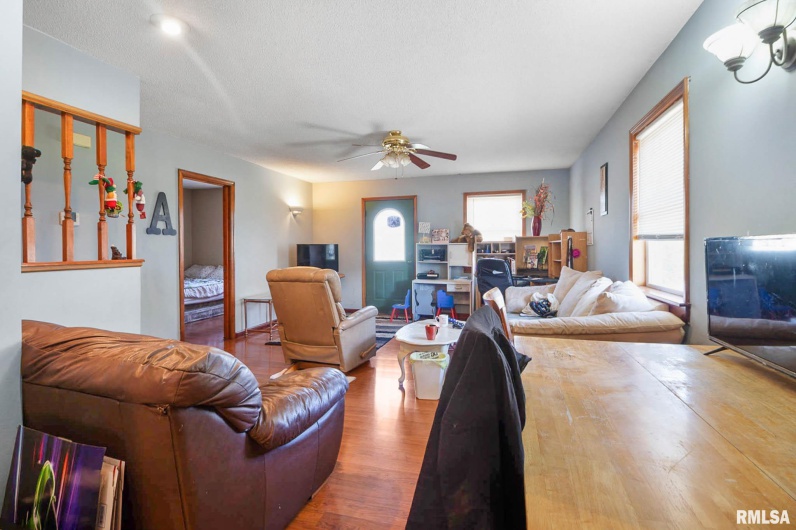 1109 Reeves Street, Marion, Illinois 62959, 2 Bedrooms Bedrooms, 0 ,1 BathroomBathrooms,Residential,For Sale,Reeves,0,RMAQC4269247