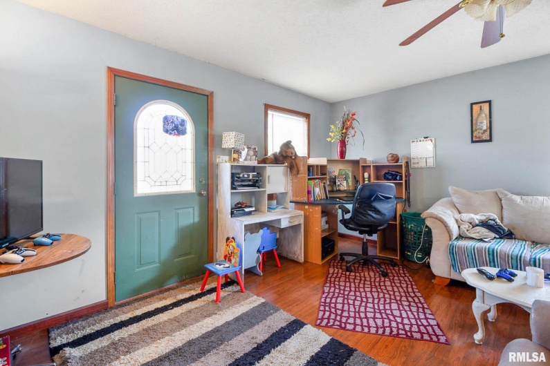 1109 Reeves Street, Marion, Illinois 62959, 2 Bedrooms Bedrooms, 0 ,1 BathroomBathrooms,Residential,For Sale,Reeves,0,RMAQC4269247