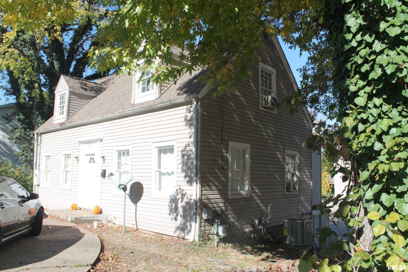 502 Freeman Street, Carbondale, Illinois 62901, 0 , 0 ,0,Residential Income,For Sale,Freeman,0,RMAEB460431