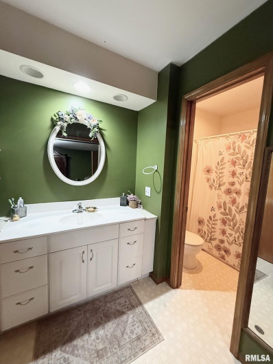 11730 KEVIN Lane, Carterville, Illinois 62918, 3 Bedrooms Bedrooms, 0 ,2 BathroomsBathrooms,Residential,For Sale,KEVIN,0,RMAQC4269267