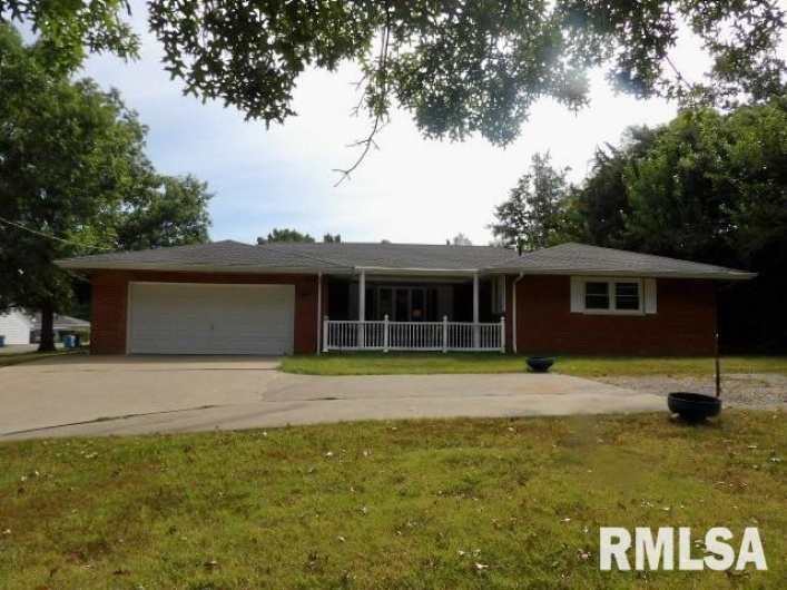 736 MILL Street, Carrier Mills, Illinois 62917, 3 Bedrooms Bedrooms, 0 ,4 BathroomsBathrooms,Residential,For Sale,MILL,0,RMAEB459487