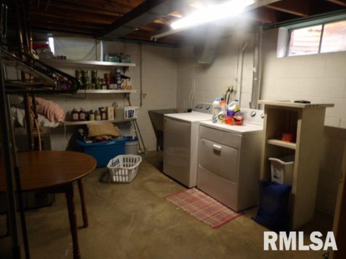 736 MILL Street, Carrier Mills, Illinois 62917, 3 Bedrooms Bedrooms, 0 ,4 BathroomsBathrooms,Residential,For Sale,MILL,0,RMAEB459487