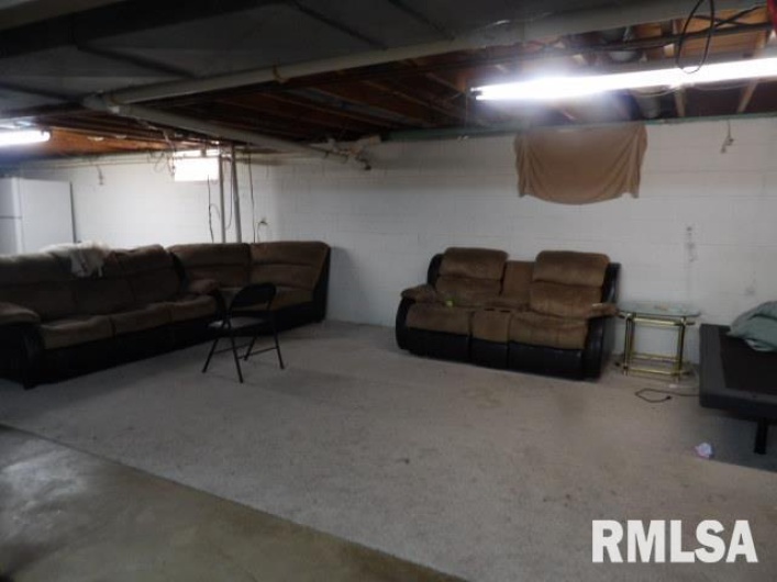 736 MILL Street, Carrier Mills, Illinois 62917, 3 Bedrooms Bedrooms, 0 ,4 BathroomsBathrooms,Residential,For Sale,MILL,0,RMAEB459487