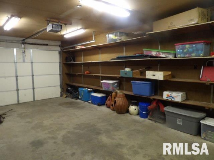 736 MILL Street, Carrier Mills, Illinois 62917, 3 Bedrooms Bedrooms, 0 ,4 BathroomsBathrooms,Residential,For Sale,MILL,0,RMAEB459487