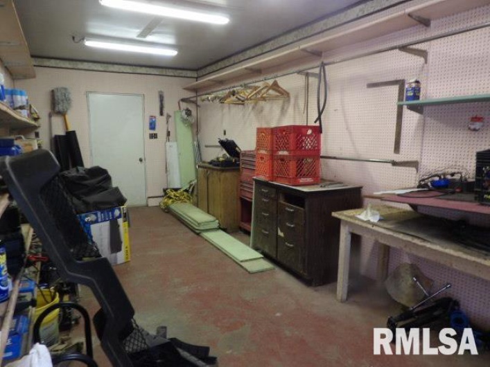 736 MILL Street, Carrier Mills, Illinois 62917, 3 Bedrooms Bedrooms, 0 ,4 BathroomsBathrooms,Residential,For Sale,MILL,0,RMAEB459487