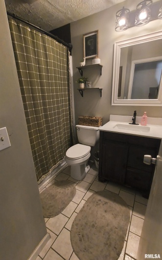 3204 HAWTHORNE Court, Marion, Illinois 62959, 4 Bedrooms Bedrooms, 0 ,2 BathroomsBathrooms,Residential,For Sale,HAWTHORNE,0,RMAQC4267588