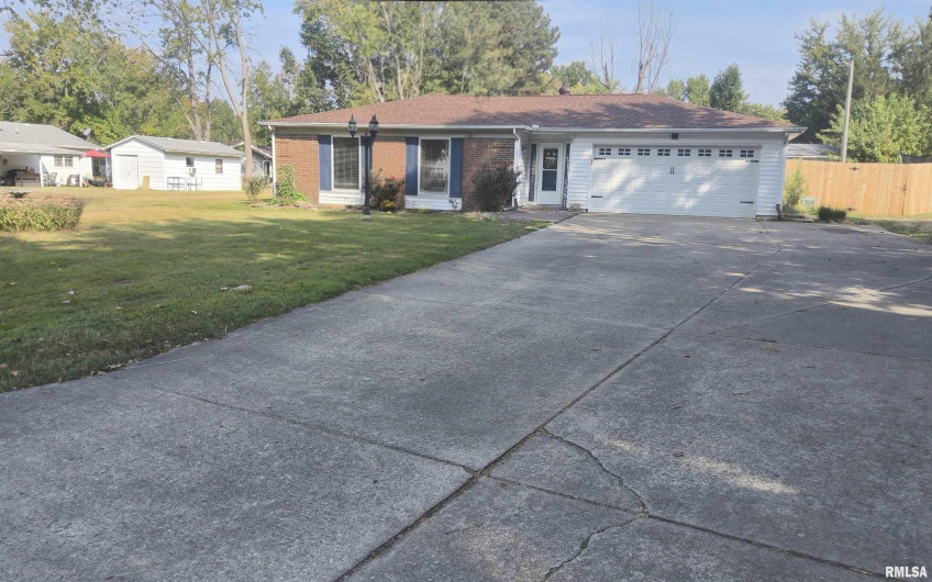 3204 HAWTHORNE Court, Marion, Illinois 62959, 4 Bedrooms Bedrooms, 0 ,2 BathroomsBathrooms,Residential,For Sale,HAWTHORNE,0,RMAQC4267588