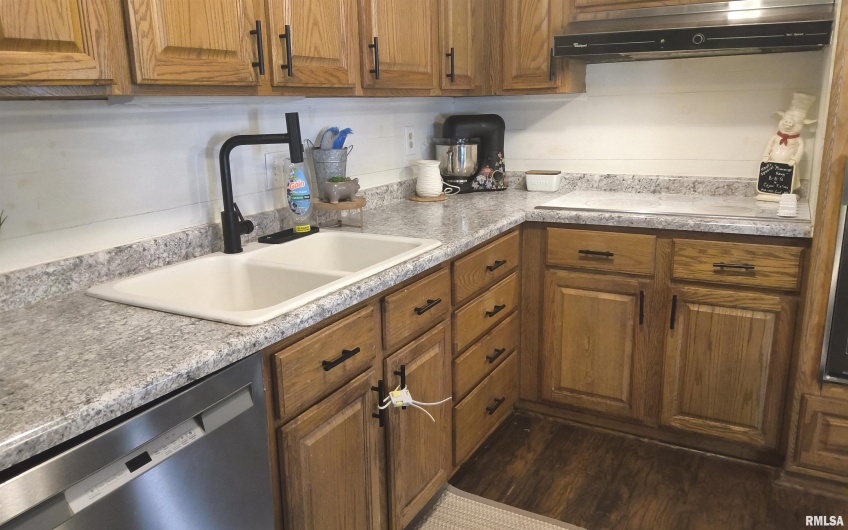 3204 HAWTHORNE Court, Marion, Illinois 62959, 4 Bedrooms Bedrooms, 0 ,2 BathroomsBathrooms,Residential,For Sale,HAWTHORNE,0,RMAQC4267588