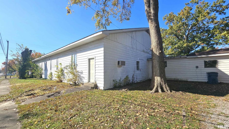 200 12TH Street, Johnston City, Illinois 62951, 0 , 0 ,0,Residential Income,For Sale,12TH,0,RMAEB460436