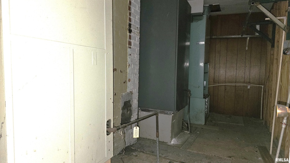 200 12TH Street, Johnston City, Illinois 62951, 0 , 0 ,0,Residential Income,For Sale,12TH,0,RMAEB460436