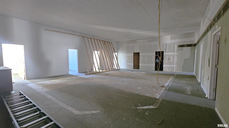 200 12TH Street, Johnston City, Illinois 62951, 0 , 0 ,0,Residential Income,For Sale,12TH,0,RMAEB460436