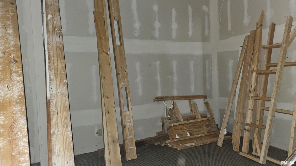 200 12TH Street, Johnston City, Illinois 62951, 0 , 0 ,0,Residential Income,For Sale,12TH,0,RMAEB460436