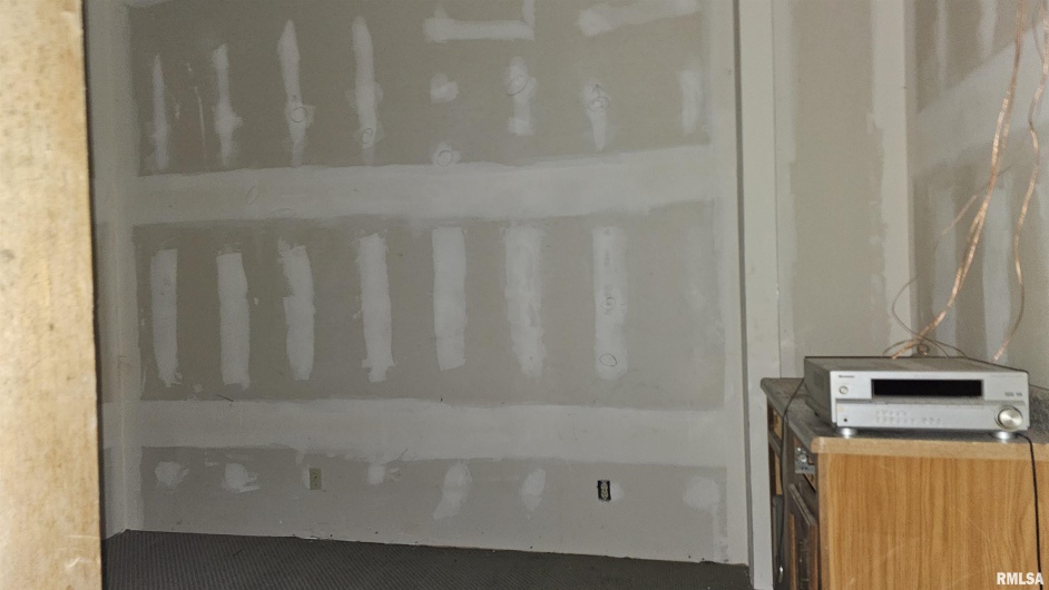 200 12TH Street, Johnston City, Illinois 62951, 0 , 0 ,0,Residential Income,For Sale,12TH,0,RMAEB460436