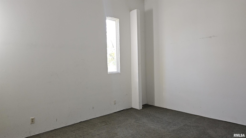 200 12TH Street, Johnston City, Illinois 62951, 0 , 0 ,0,Residential Income,For Sale,12TH,0,RMAEB460436