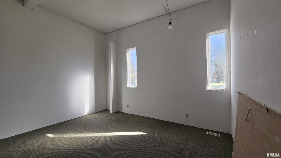 200 12TH Street, Johnston City, Illinois 62951, 0 , 0 ,0,Residential Income,For Sale,12TH,0,RMAEB460436