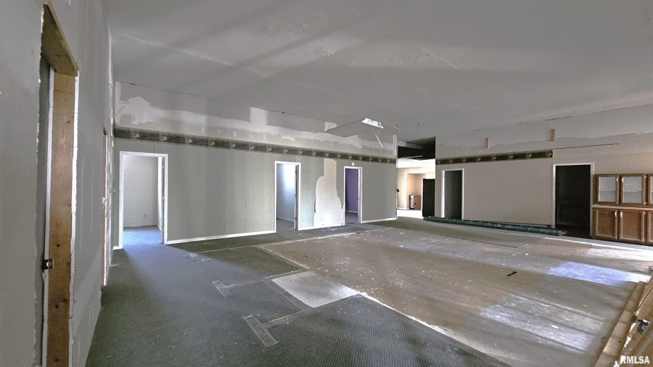 200 12TH Street, Johnston City, Illinois 62951, 0 , 0 ,0,Residential Income,For Sale,12TH,0,RMAEB460436