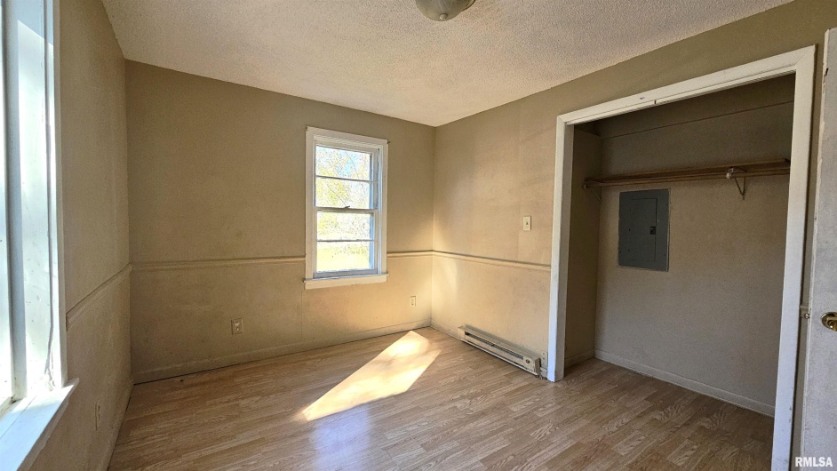 200 12TH Street, Johnston City, Illinois 62951, 0 , 0 ,0,Residential Income,For Sale,12TH,0,RMAEB460436