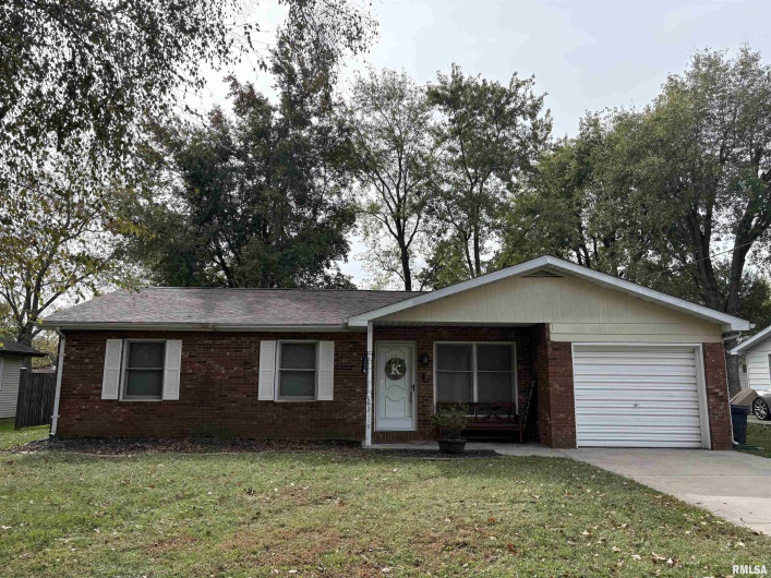 2119 Rains Street, Murphysboro, Illinois 62966, 3 Bedrooms Bedrooms, 0 ,1 BathroomBathrooms,Residential,For Sale,Rains,0,RMAEB458786