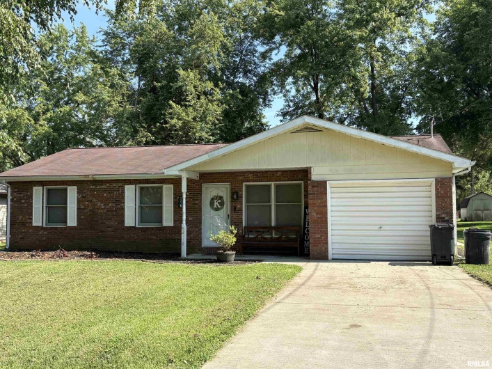 2119 Rains Street, Murphysboro, Illinois 62966, 3 Bedrooms Bedrooms, 0 ,1 BathroomBathrooms,Residential,For Sale,Rains,0,RMAEB458786