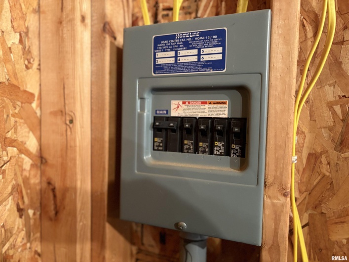 2119 Rains Street, Murphysboro, Illinois 62966, 3 Bedrooms Bedrooms, 0 ,1 BathroomBathrooms,Residential,For Sale,Rains,0,RMAEB458786