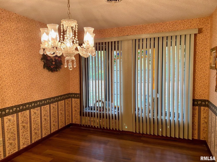 204 HAMILTON Street, Energy, Illinois 62933, 3 Bedrooms Bedrooms, 0 ,2 BathroomsBathrooms,Residential,For Sale,HAMILTON,0,RMAEB460439