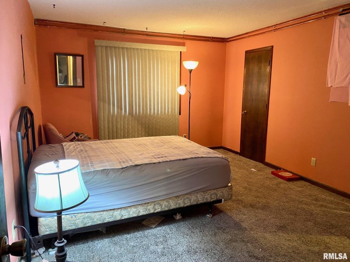 204 HAMILTON Street, Energy, Illinois 62933, 3 Bedrooms Bedrooms, 0 ,2 BathroomsBathrooms,Residential,For Sale,HAMILTON,0,RMAEB460439