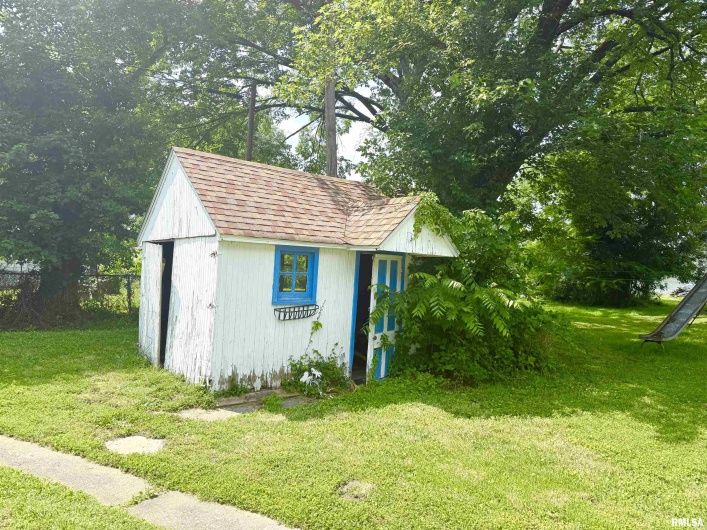 401 7TH Street, Herrin, Illinois 62948, 5 Bedrooms Bedrooms, 0 ,3 BathroomsBathrooms,Residential,For Sale,7TH,0,RMAEB458582