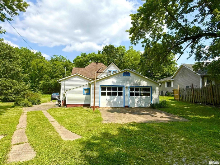 401 7TH Street, Herrin, Illinois 62948, 5 Bedrooms Bedrooms, 0 ,3 BathroomsBathrooms,Residential,For Sale,7TH,0,RMAEB458582