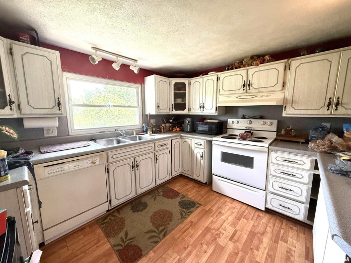 401 7TH Street, Herrin, Illinois 62948, 5 Bedrooms Bedrooms, 0 ,3 BathroomsBathrooms,Residential,For Sale,7TH,0,RMAEB458582