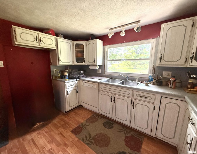 401 7TH Street, Herrin, Illinois 62948, 5 Bedrooms Bedrooms, 0 ,3 BathroomsBathrooms,Residential,For Sale,7TH,0,RMAEB458582