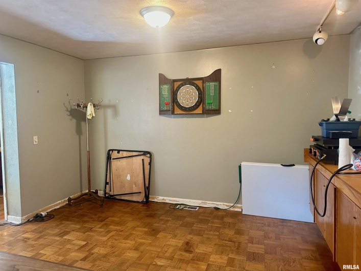 1212 Schwartz Street, Carbondale, Illinois 62901, 3 Bedrooms Bedrooms, 0 ,1 BathroomBathrooms,Residential,For Sale,Schwartz,0,RMAEB460441