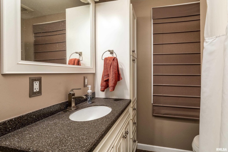 311 POPLAR Street, Harrisburg, Illinois 62946, 4 Bedrooms Bedrooms, 0 ,1 BathroomBathrooms,Residential,For Sale,POPLAR,0,RMAQC4269298